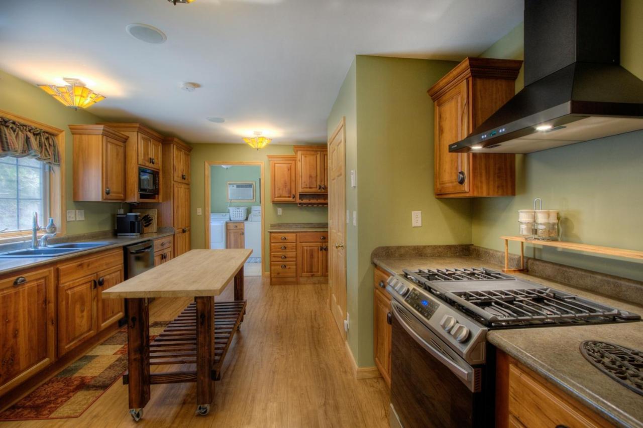 Eagle Pine Lodge Custer Bagian luar foto