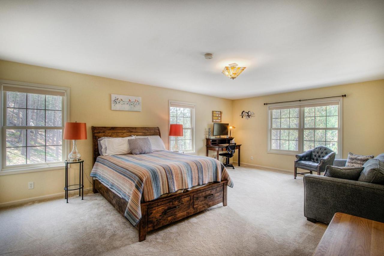Eagle Pine Lodge Custer Bagian luar foto